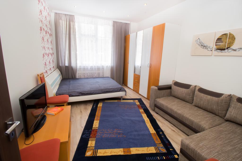 Apartment Ve Smeckach With A Big Terrace براغ المظهر الخارجي الصورة